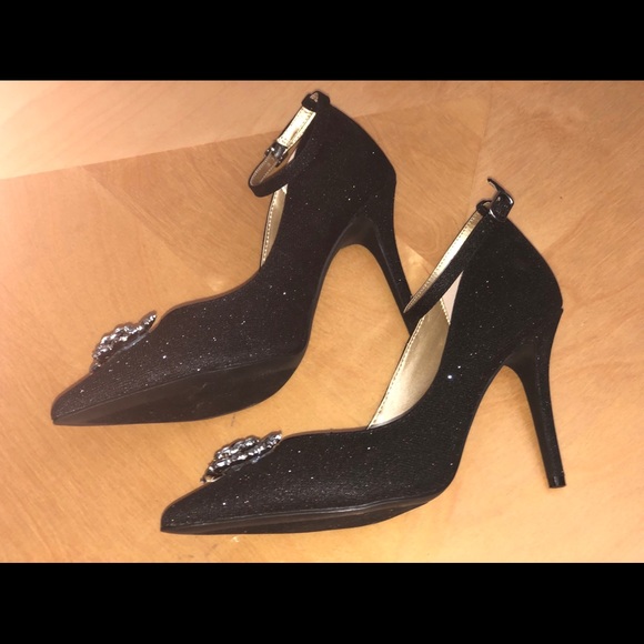 Badgley Mischka strappy heels - Picture 5 of 9